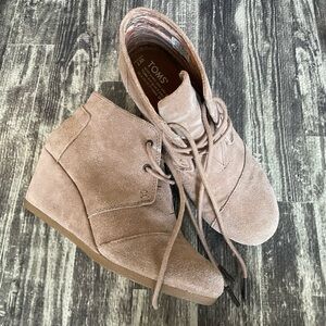 TOMS Women's Suede Tan Wedge Shoes